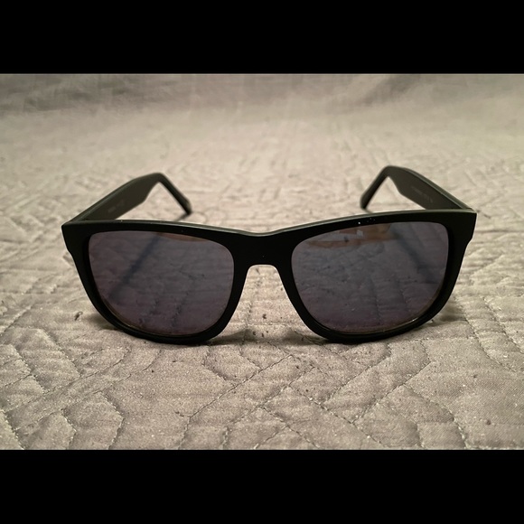 FOSSIL Sunglasses Black / Blue lenses - Picture 2 of 6